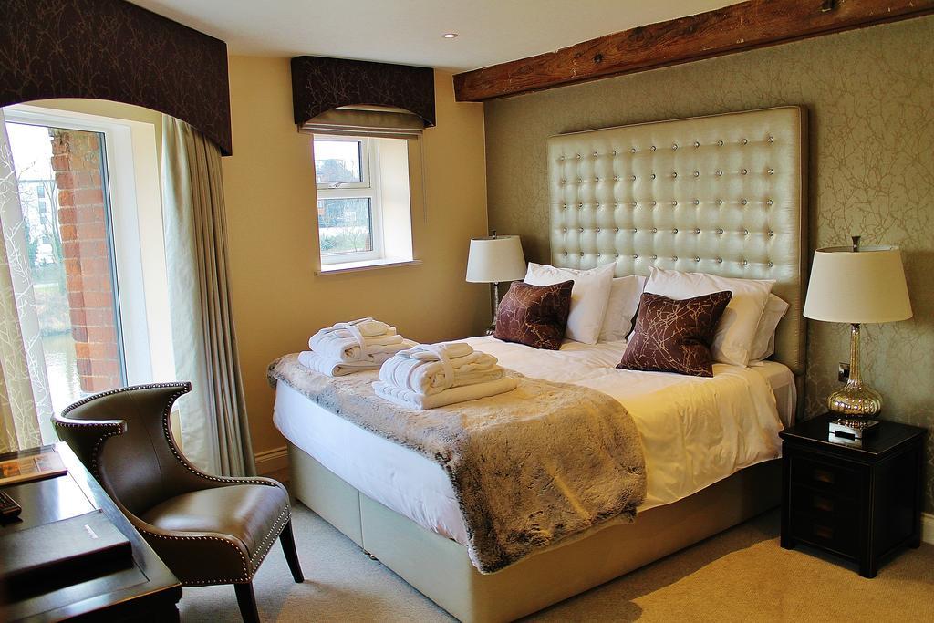 Boutique By Browns 3*