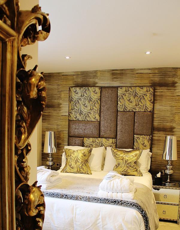 Boutique By Browns 3*