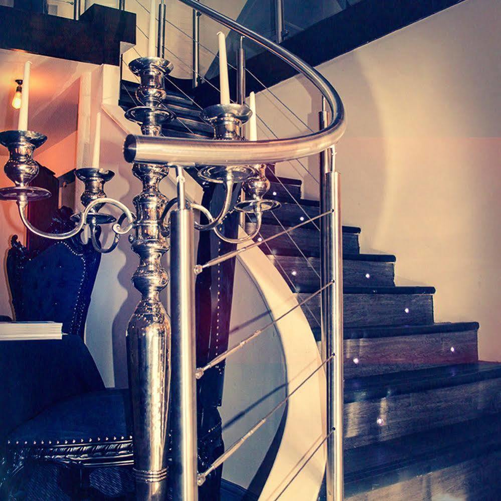 Boutique By Browns 3*